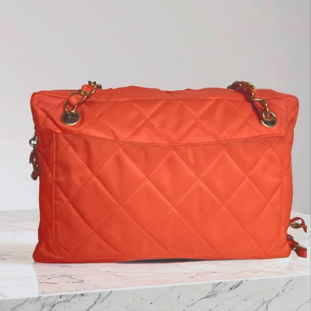 CHANEL ✨️ VINTAGE QUILTED RED/ORANGE NYLON SHOULDER BAG - Picture 8 of 15